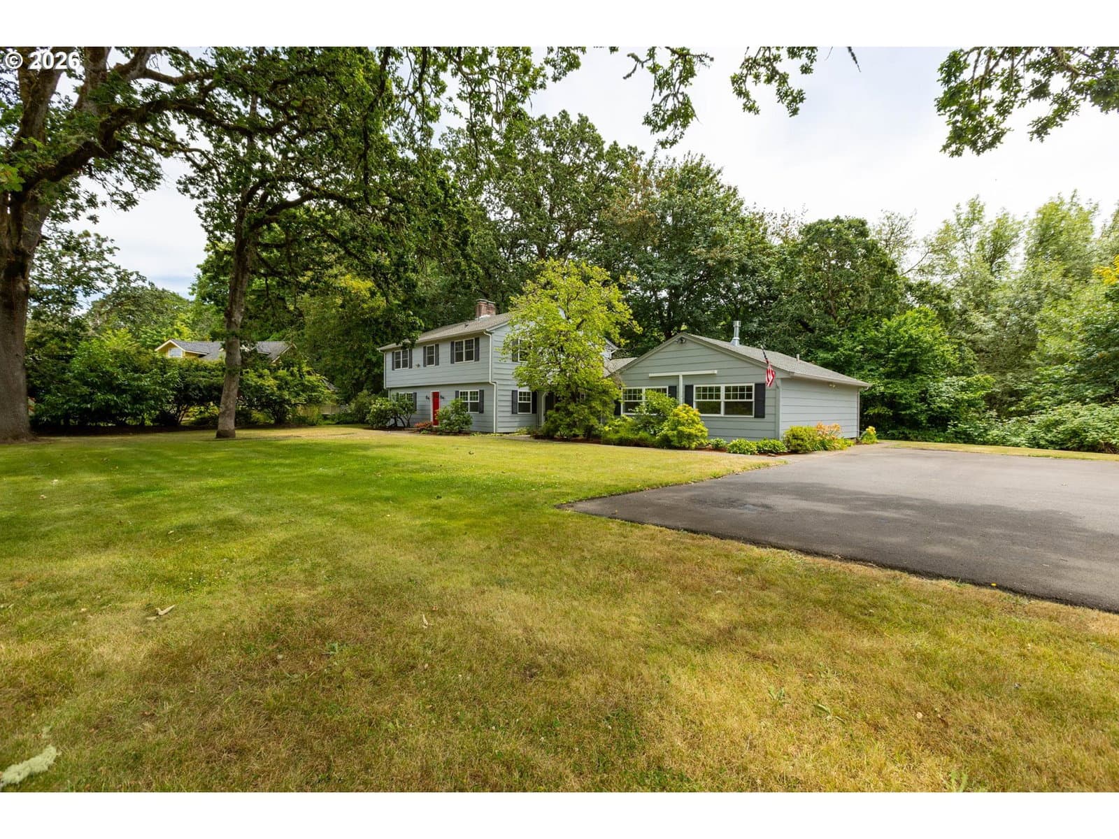 Listing photo 1 of 6