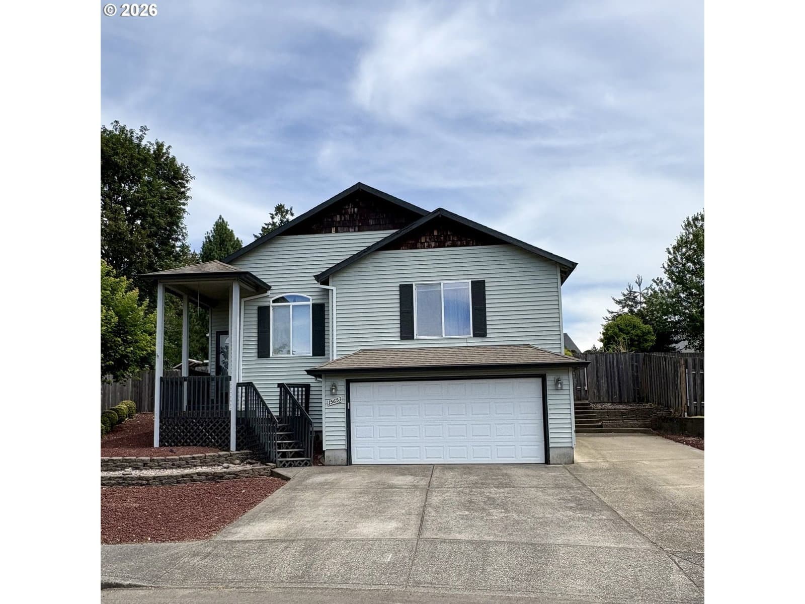 Listing photo 1 of 2