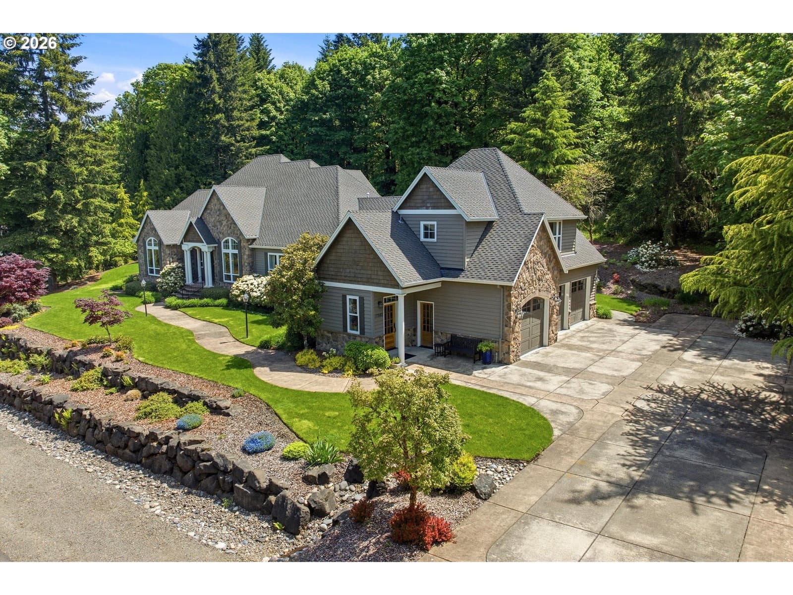 Listing photo 1 of 6
