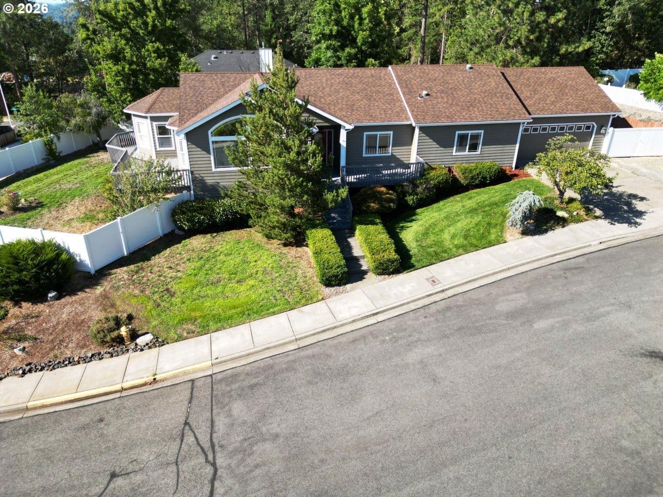 Primary listing photo, 212 WAGON WHEEL DR, Grants Pass, OR, 97527