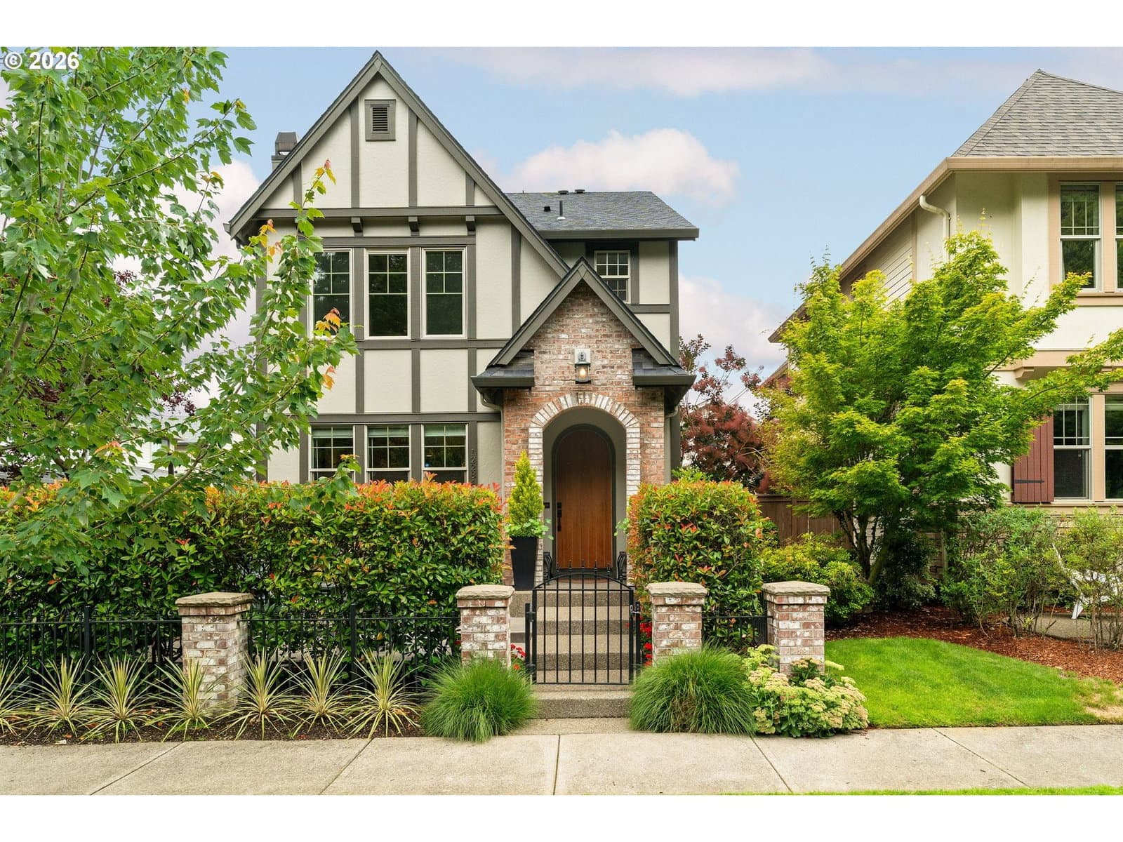 Listing photo 1 of 6