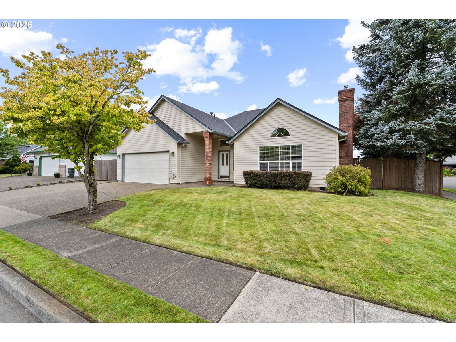 556 SE 10TH AVE