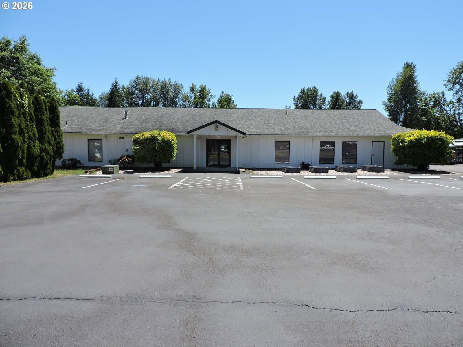Listing photo 1 of 6
