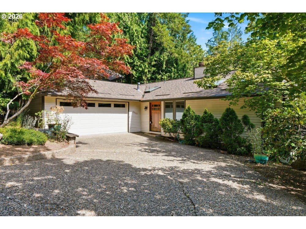 Listing photo 1 of 6