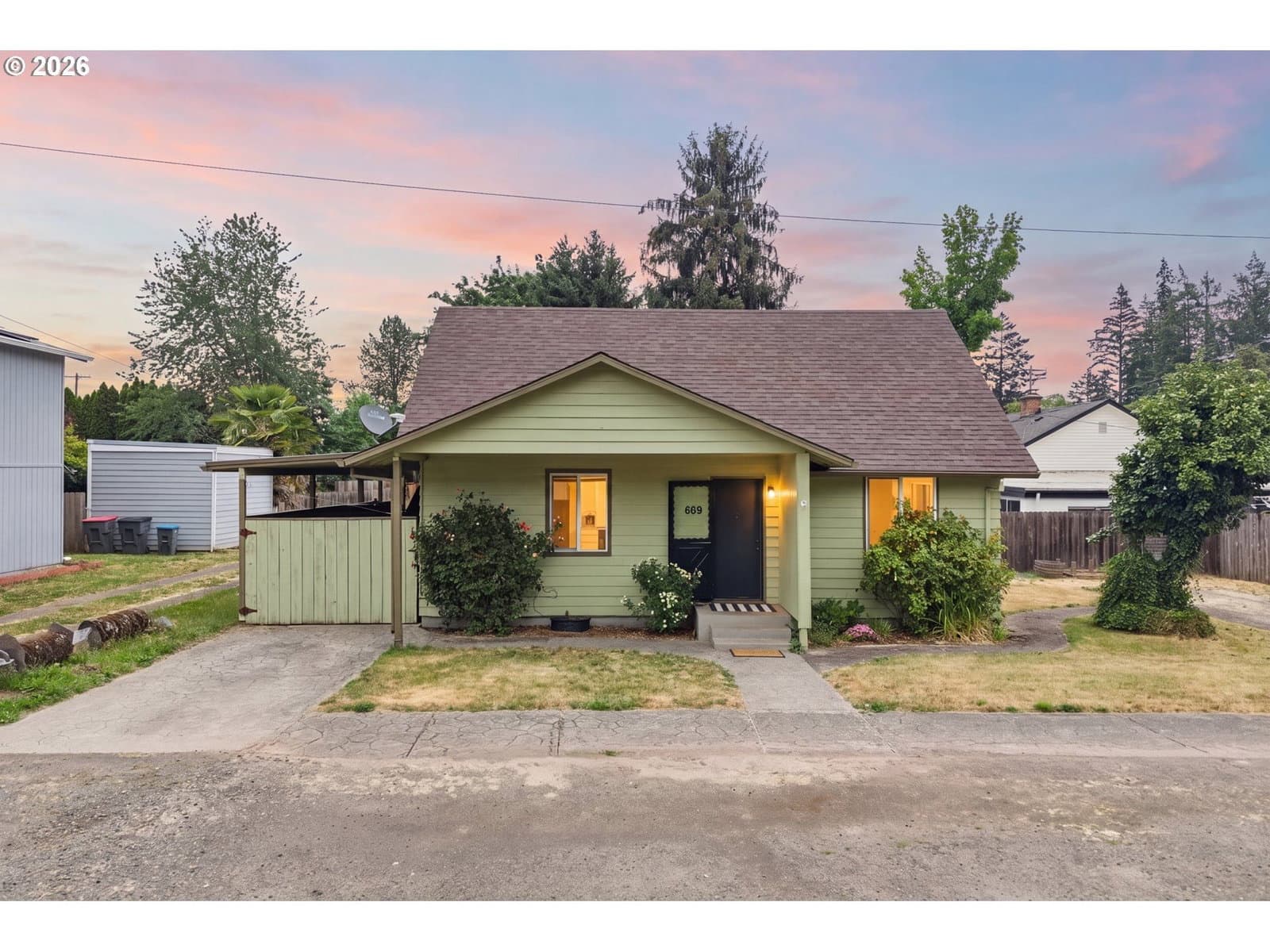 Listing photo 1 of 6