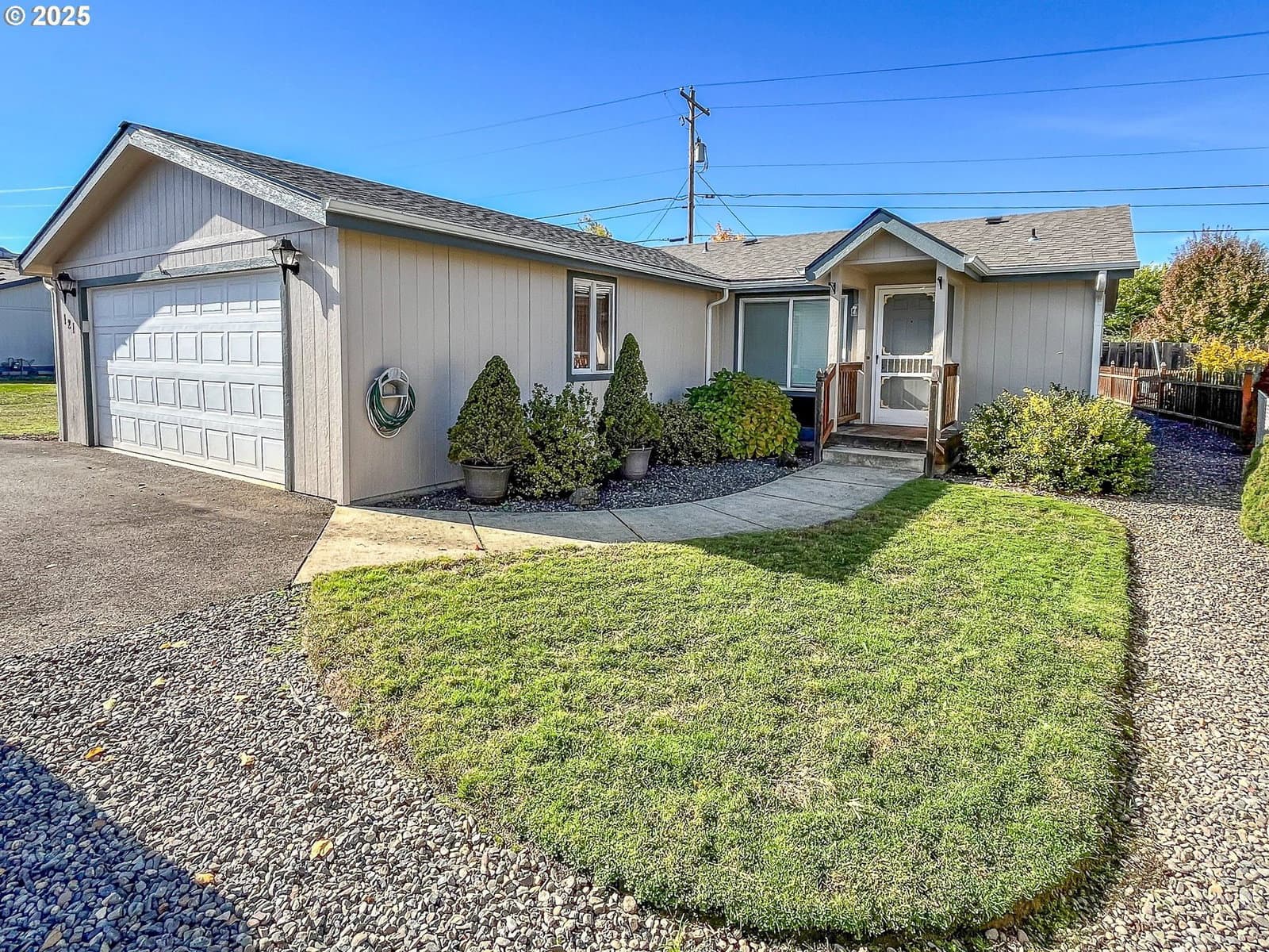 Primary listing photo, 121 MATTHEW LEE CT, Roseburg, OR, 97471