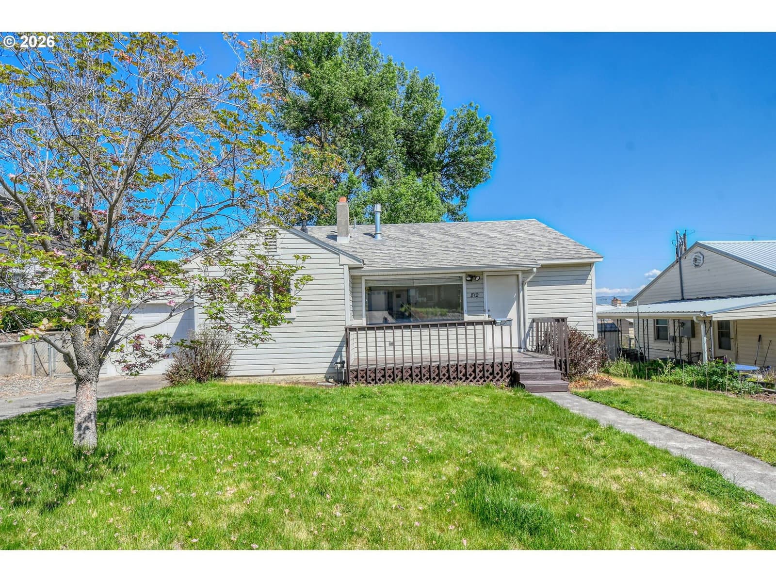 Listing photo 1 of 6