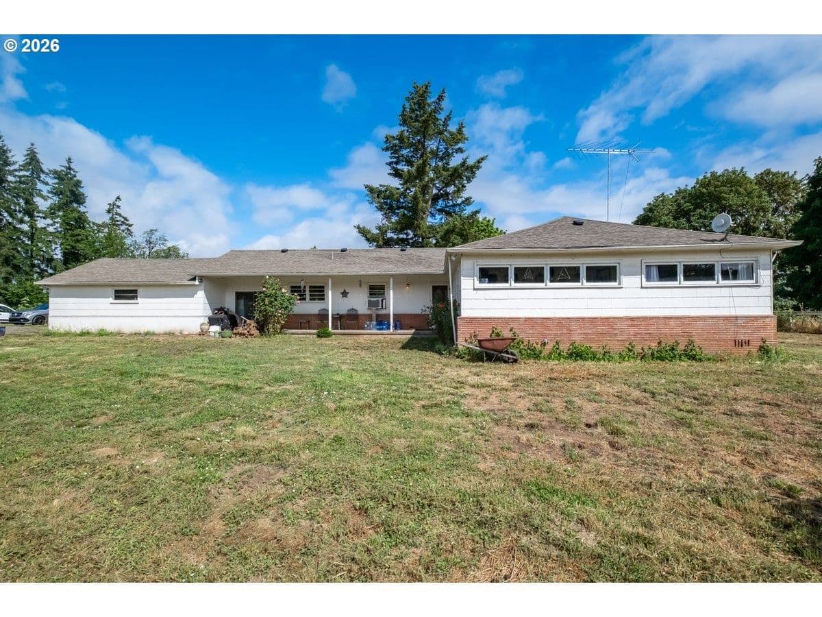 Listing photo 1 of 6