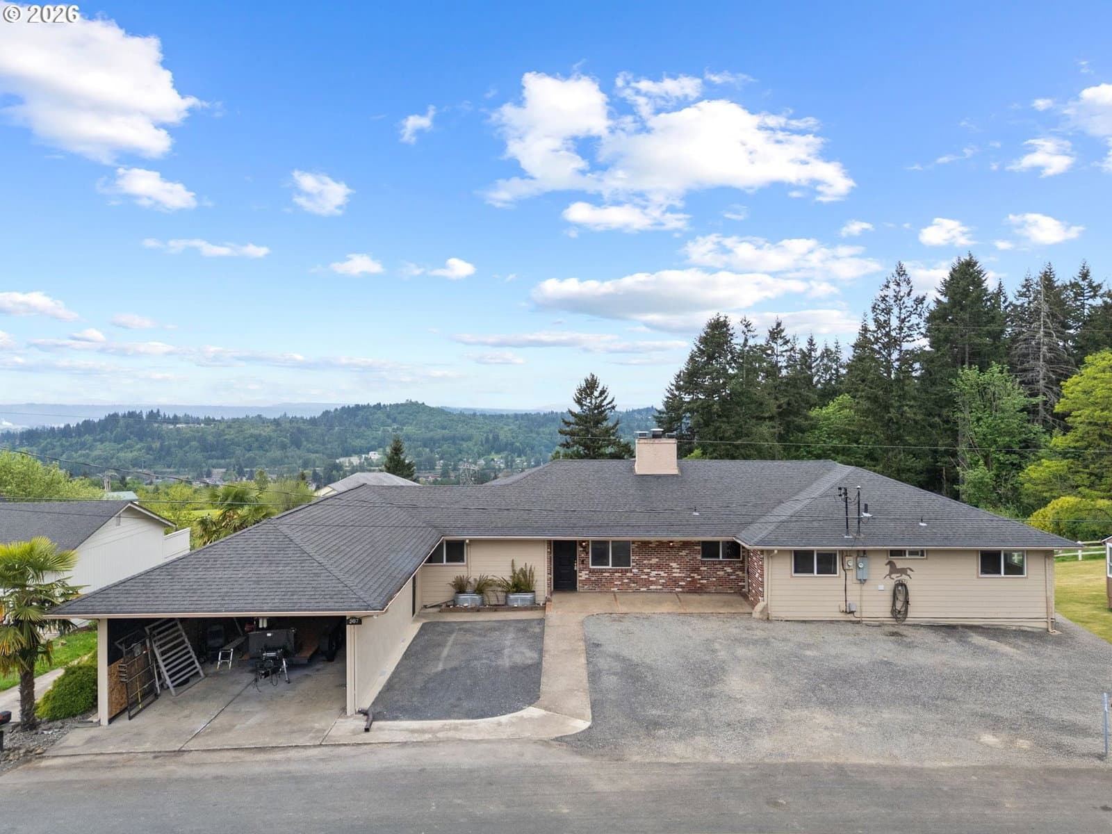Listing photo 1 of 6