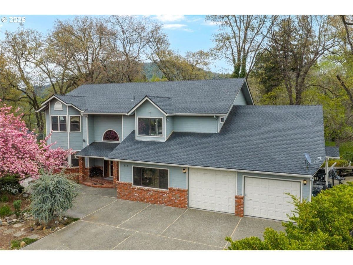 Listing photo 1 of 6