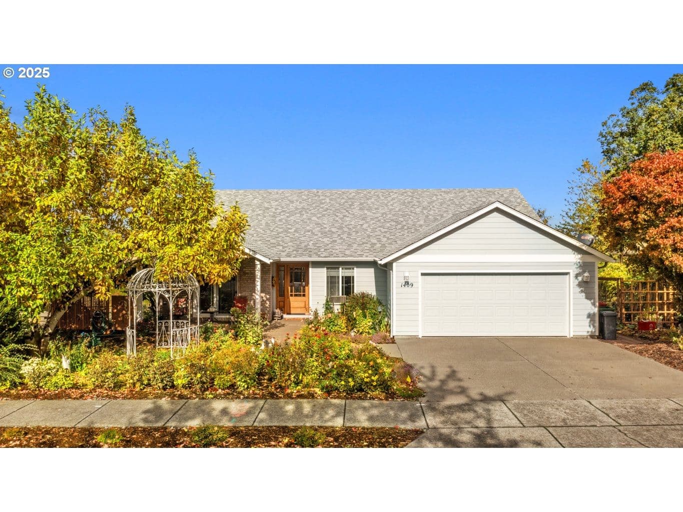 Primary listing photo, 1409 CRESTVIEW DR, Silverton, OR, 97381