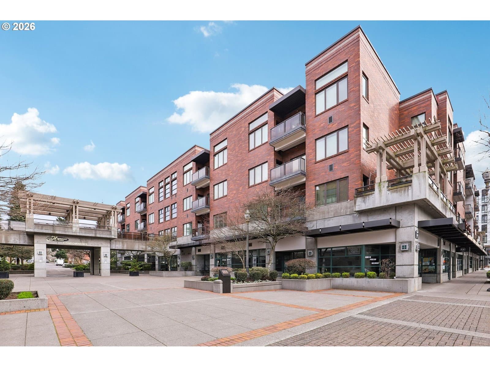 300 W 8TH ST #209