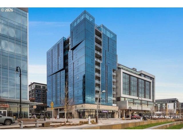 Primary listing photo, 590 WATERFRONT WAY #202, Vancouver, WA, 98660