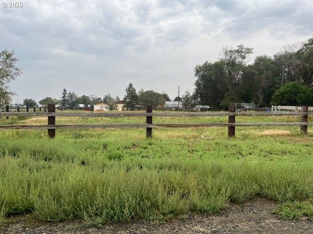 Listing photo 1 of 2