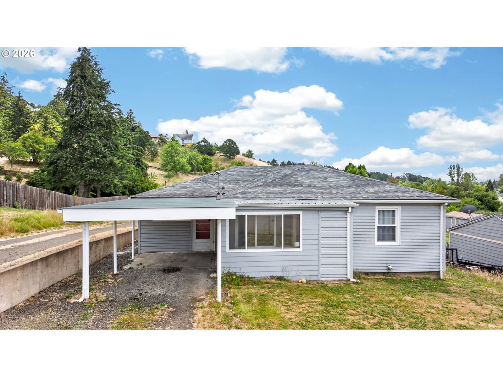 Listing photo 1 of 6