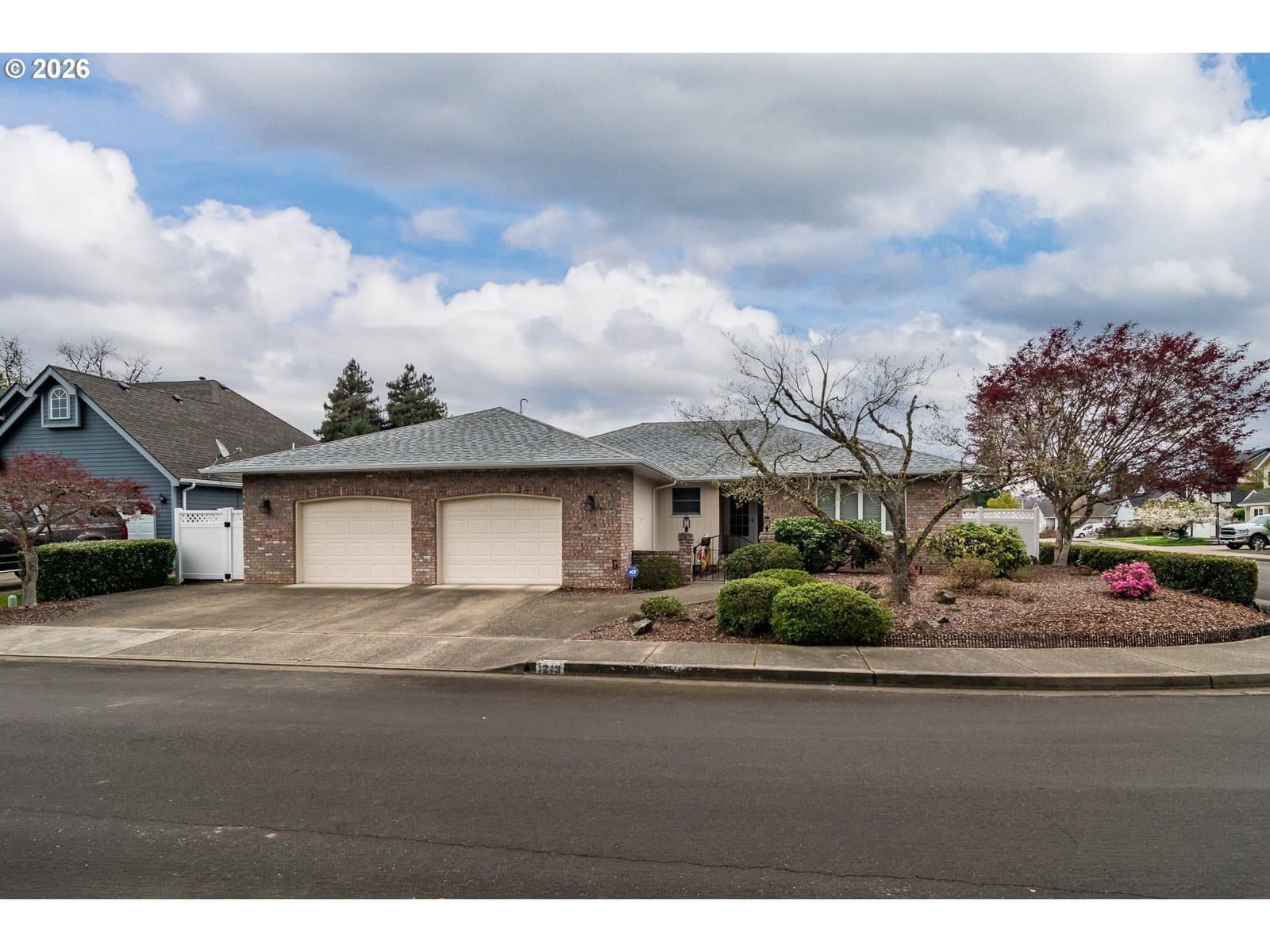 Primary listing photo, 1213 NW RIVERFRONT DR, Roseburg, OR, 97471