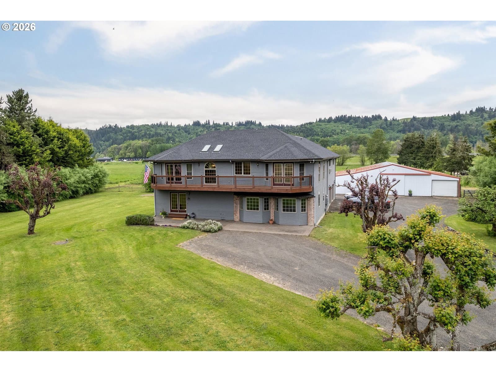 Listing photo 1 of 6