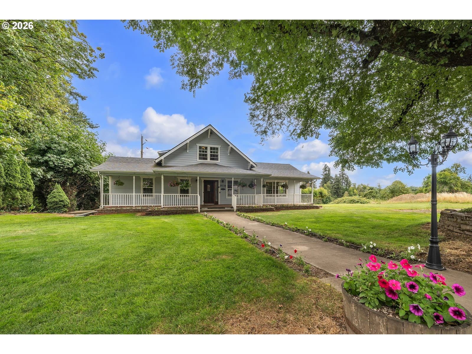 Listing photo 1 of 6
