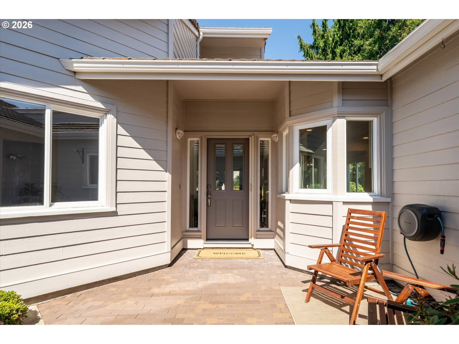 Listing photo 1 of 6