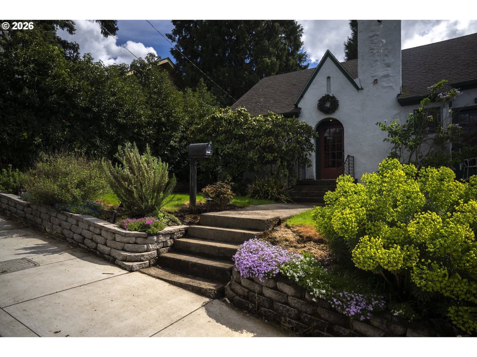 Primary listing photo, 1243 SE OVERLOOK AVE, Roseburg, OR, 97470