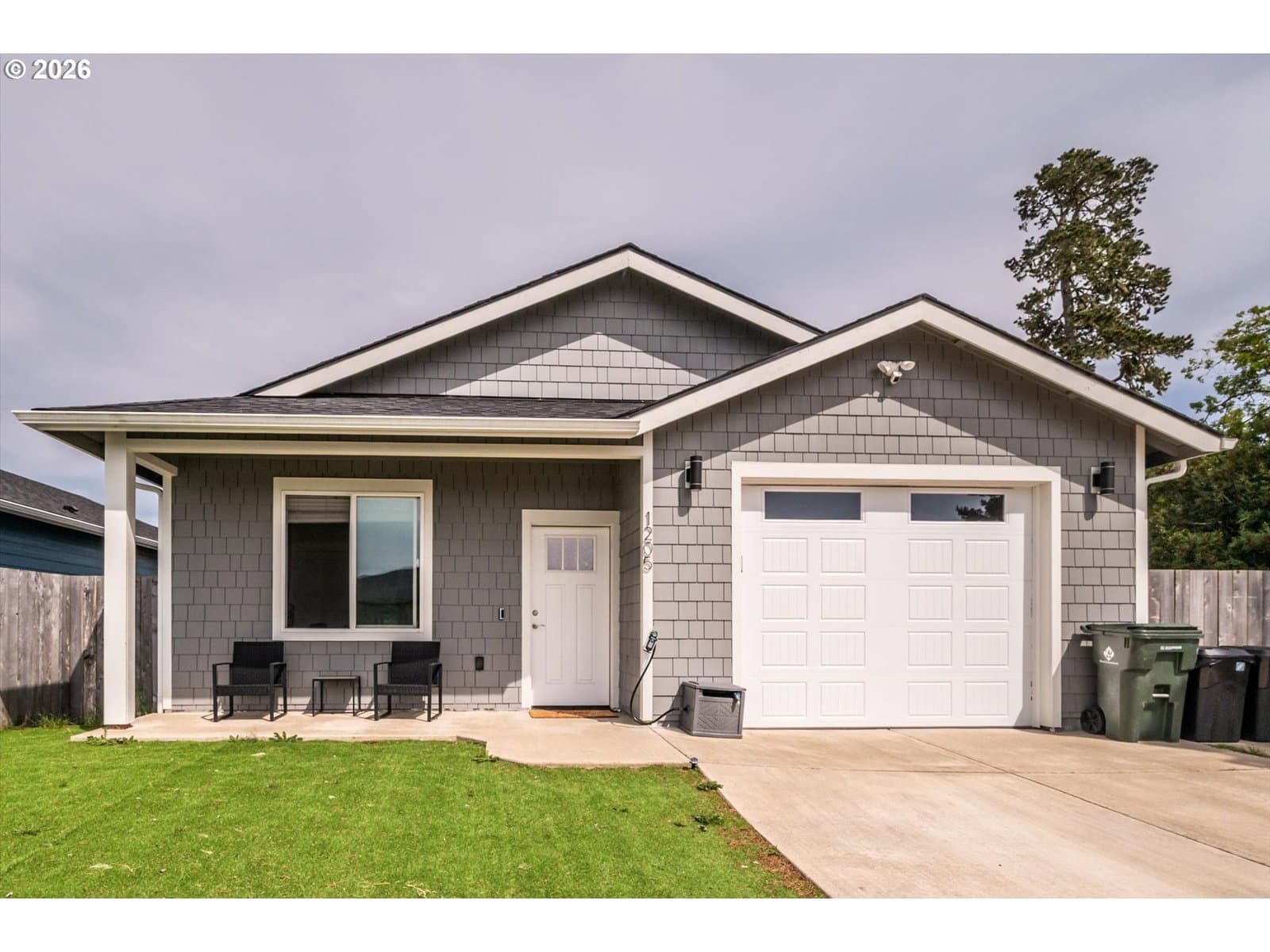 Listing photo 1 of 6