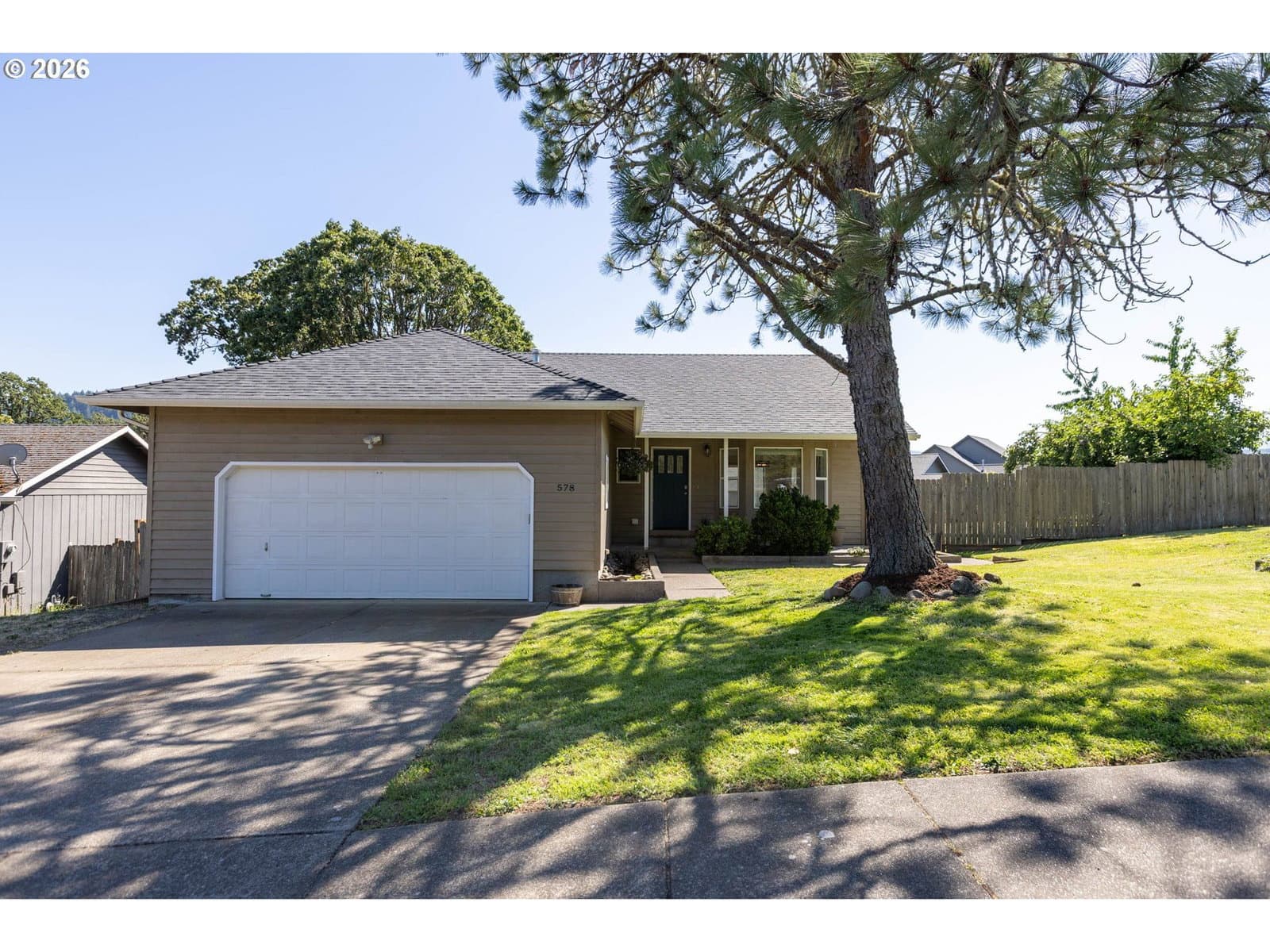 Listing photo 1 of 6