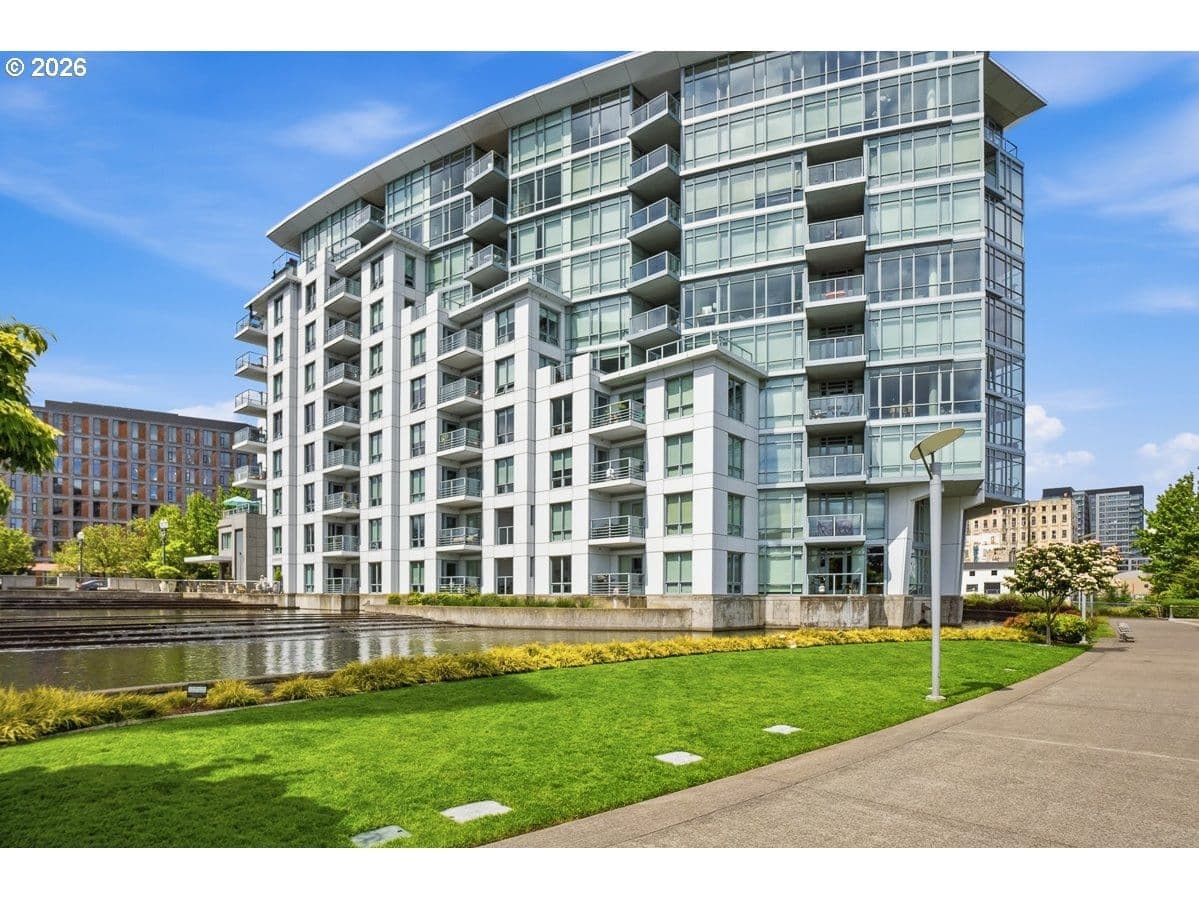 1310 NW NAITO PKWY #104A