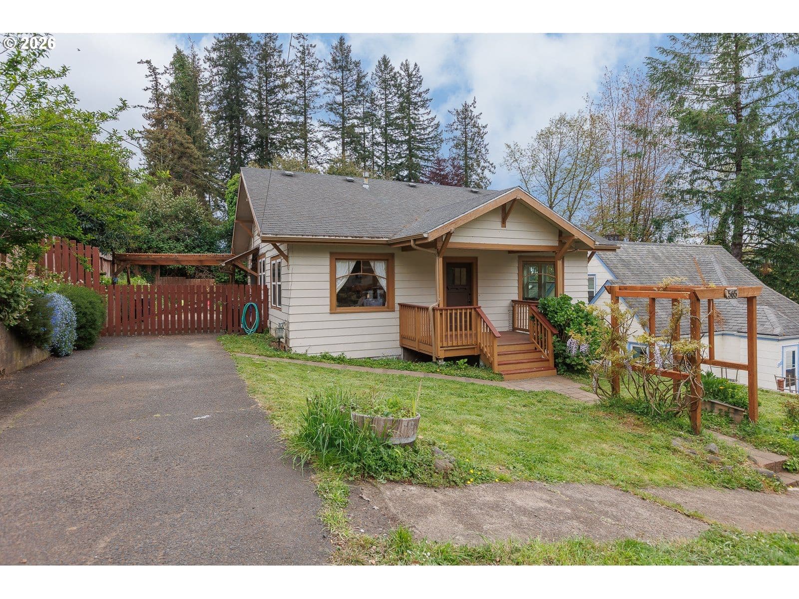 Listing photo 1 of 6