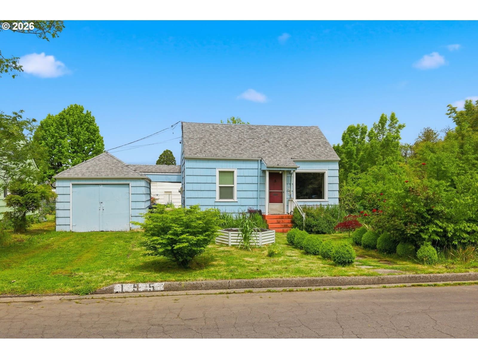 Listing photo 1 of 6