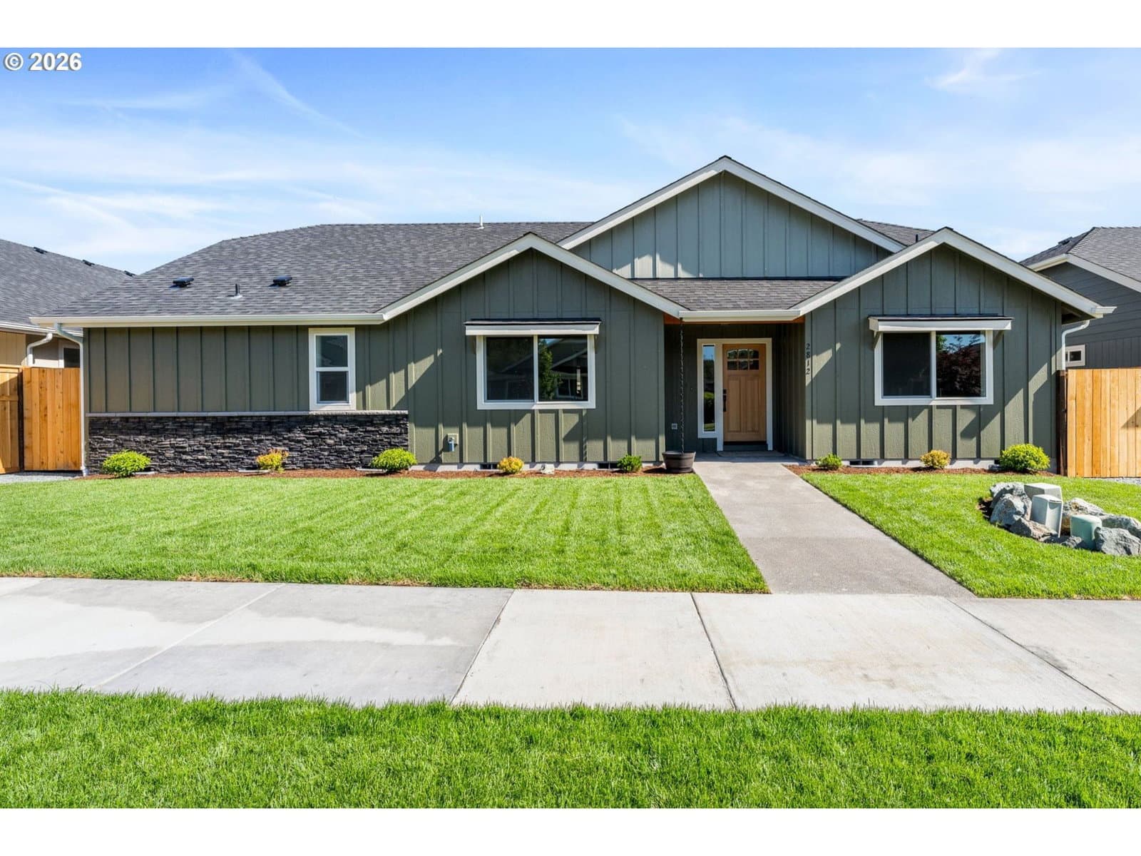 Listing photo 1 of 6