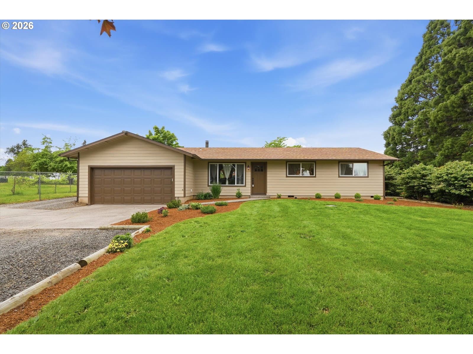 Listing photo 1 of 6