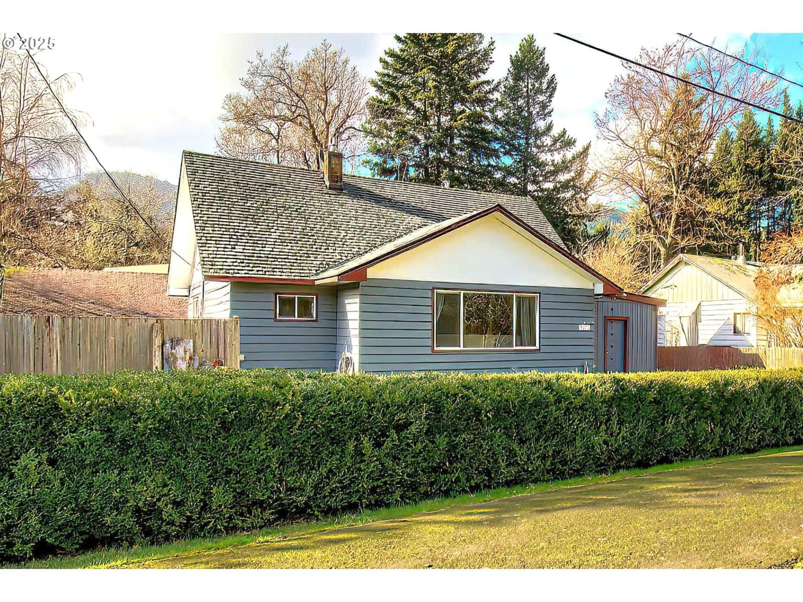 Primary listing photo, 1015 E CASCADE DR, North Bonneville, WA, 98639