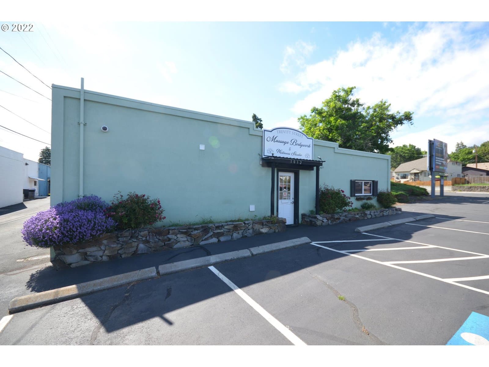 Primary listing photo, 1012 TREVITT St, The Dalles, OR, 97058