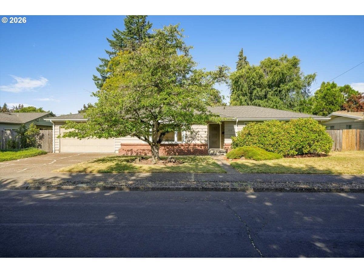 Listing photo 1 of 6