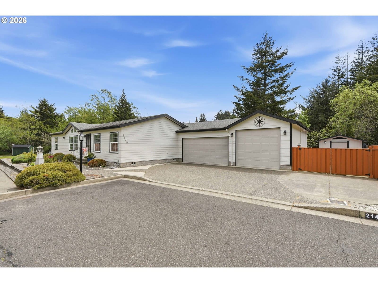 Listing photo 1 of 6