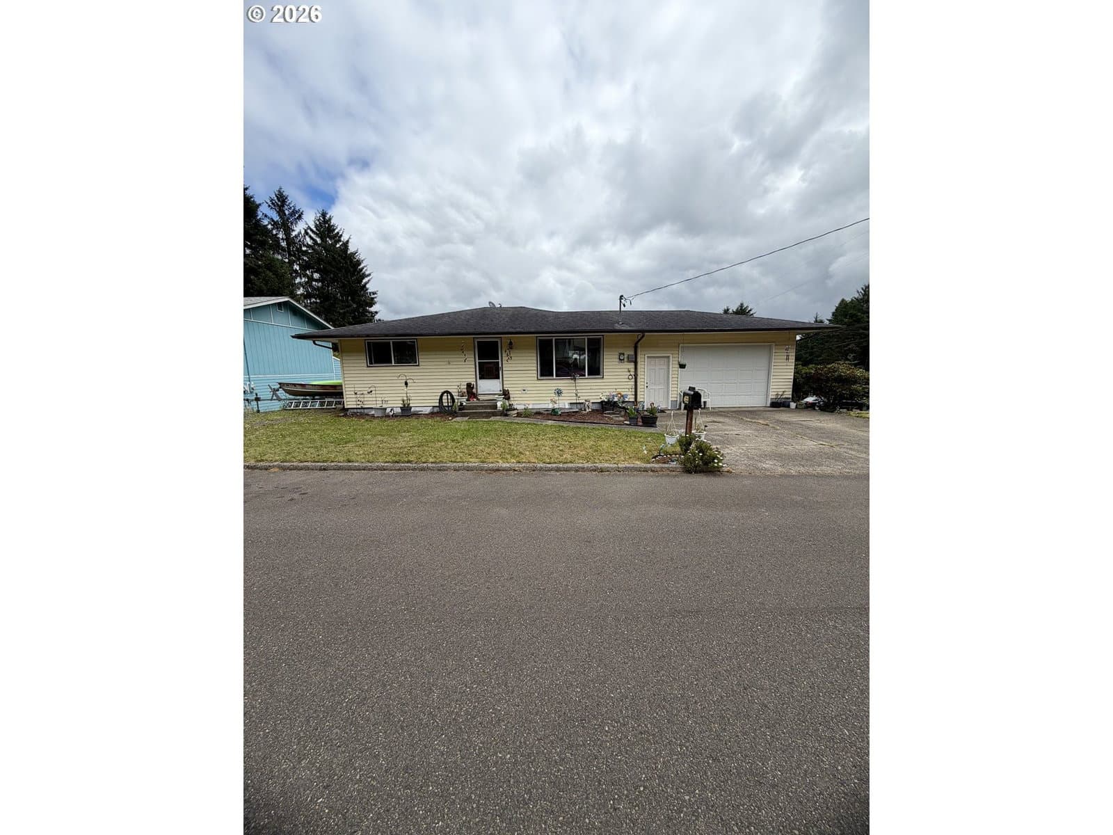 Listing photo 1 of 6