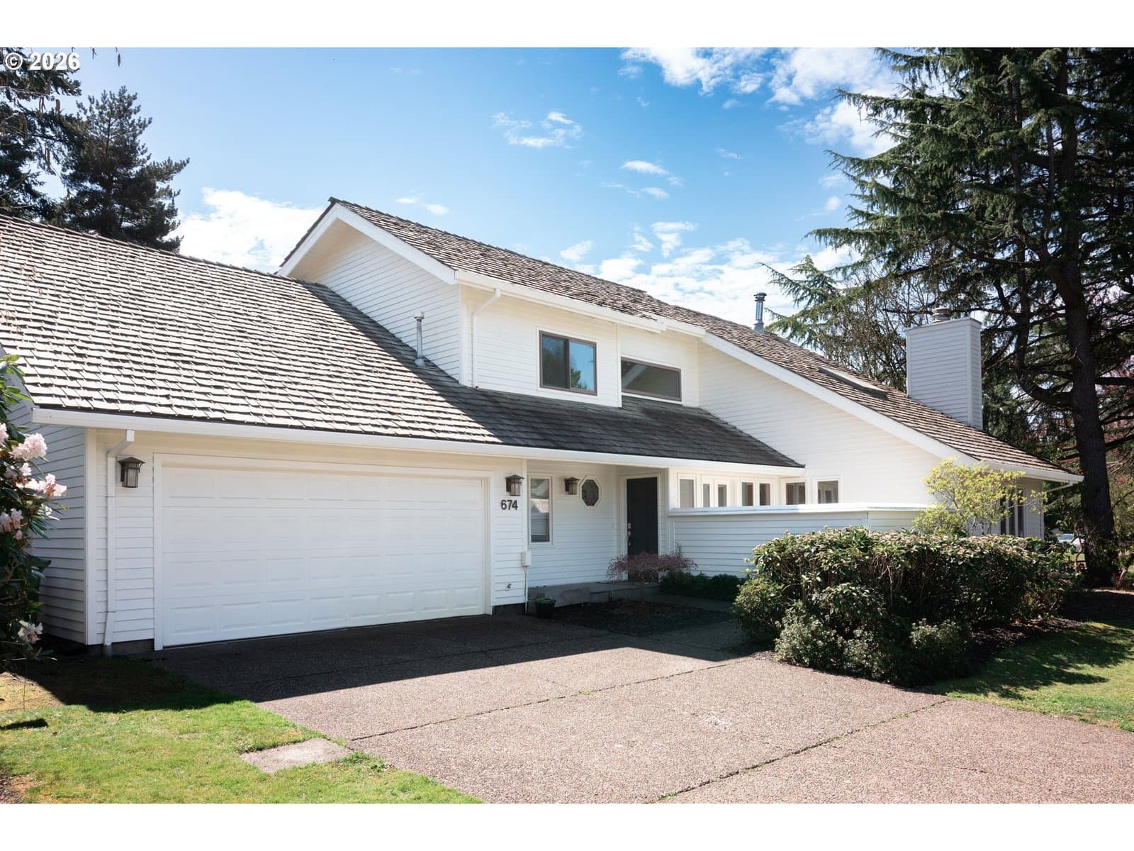 Primary listing photo, 674 LIVINGOOD LN, Lake Oswego, OR, 97034