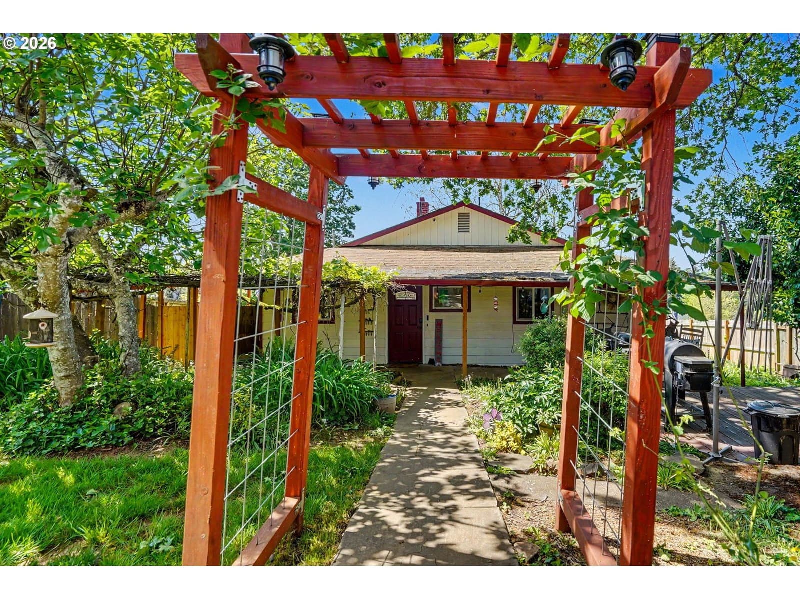 Listing photo 1 of 6