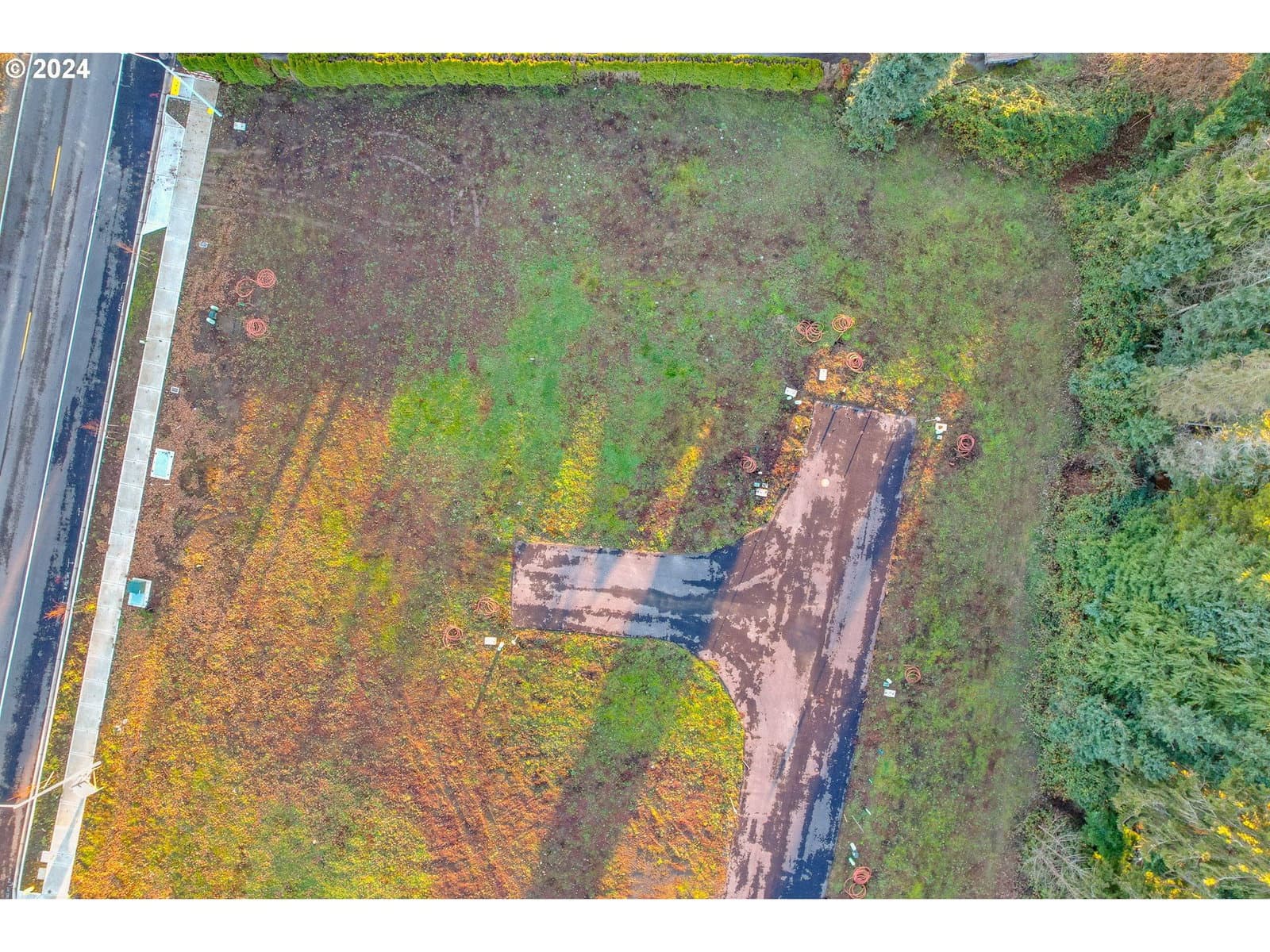 Primary listing photo, 1493 -1499 Barn CT, Woodburn, OR, 97071