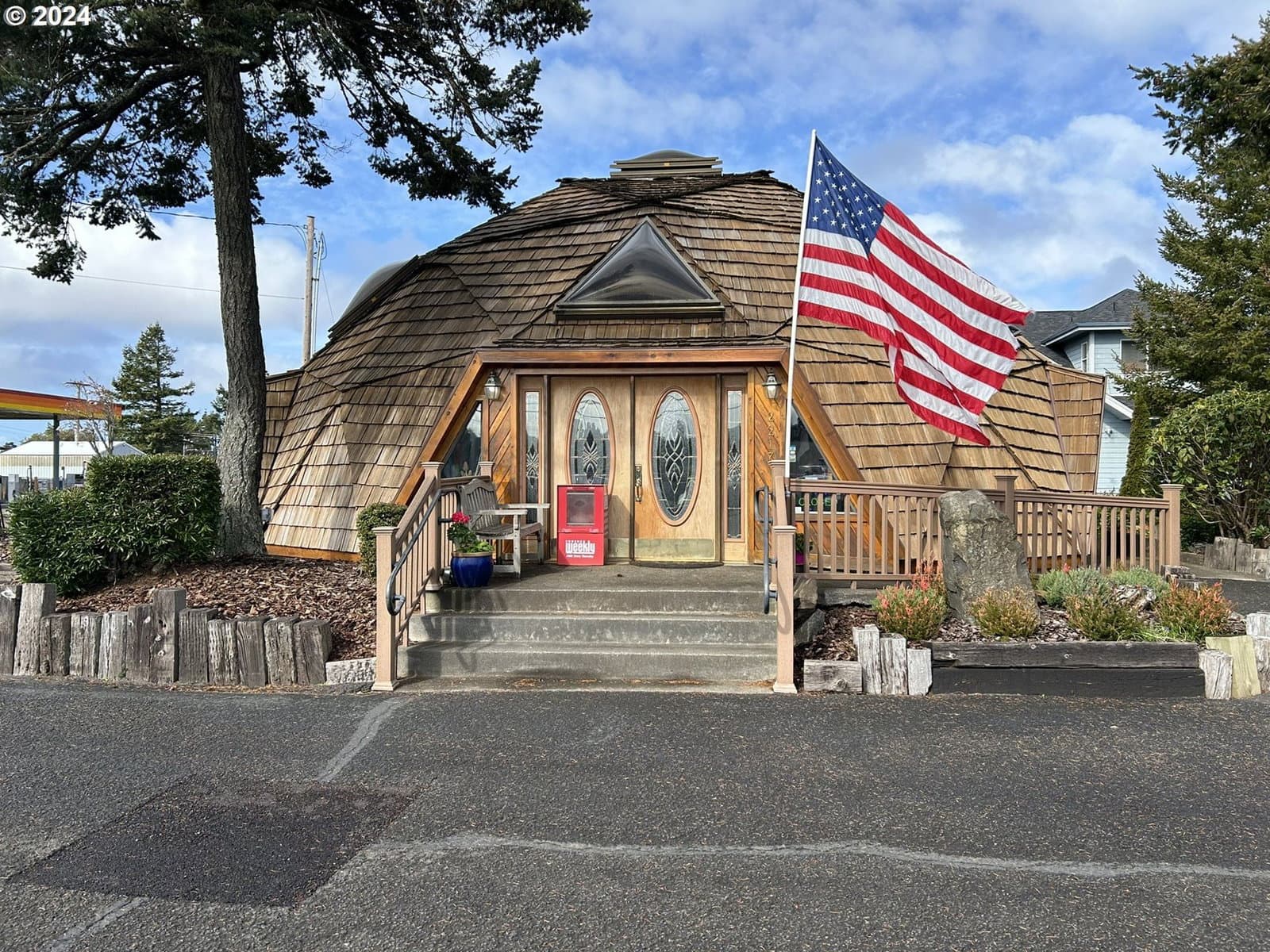 Primary listing photo, 2217 HIGHWAY 101, Florence, OR, 97439