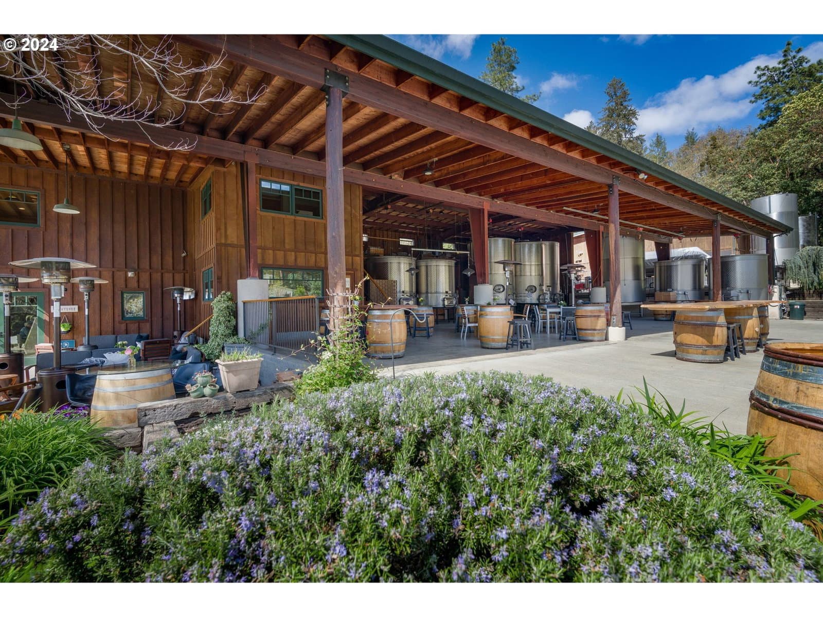Primary listing photo, 818 SLAGLE CREEK RD, Grants Pass, OR, 97527