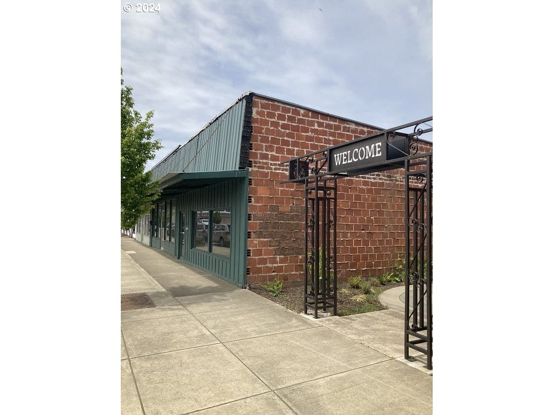Primary listing photo, 111 W CENTRAL AVE, Sutherlin, OR, 97479