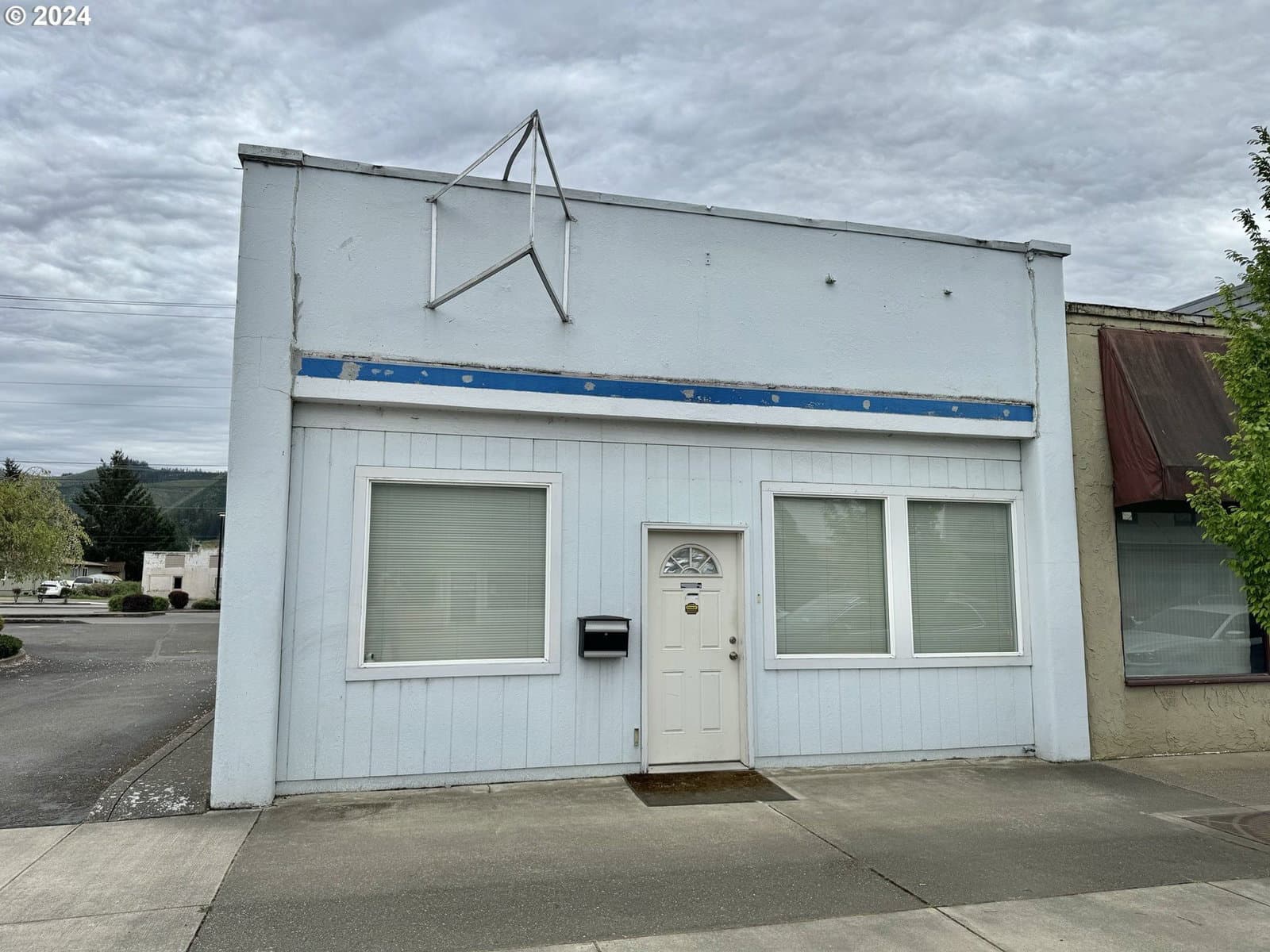 Primary listing photo, 112 W CENTRAL AVE, Sutherlin, OR, 97479
