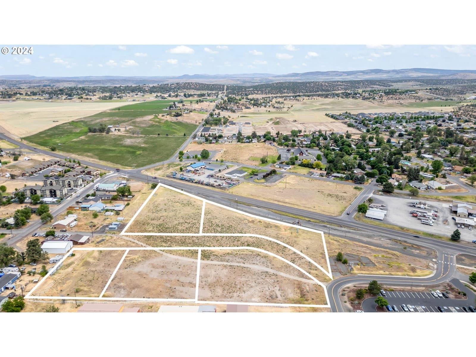 Primary listing photo, Hwy 97, Madras, OR, 97741