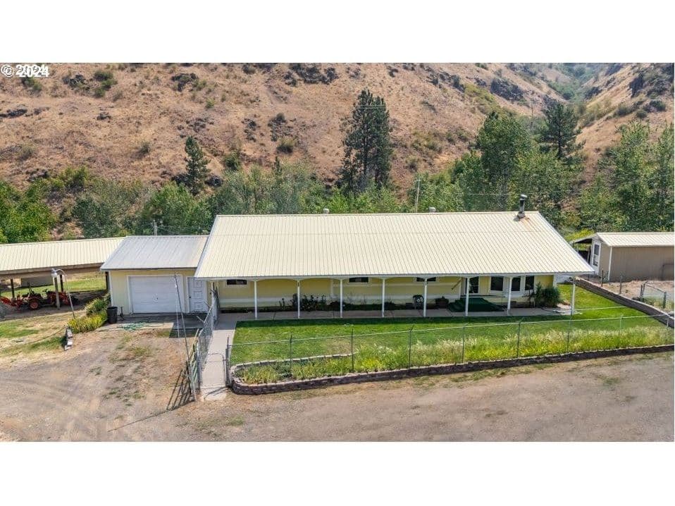Listing photo 1 of 6