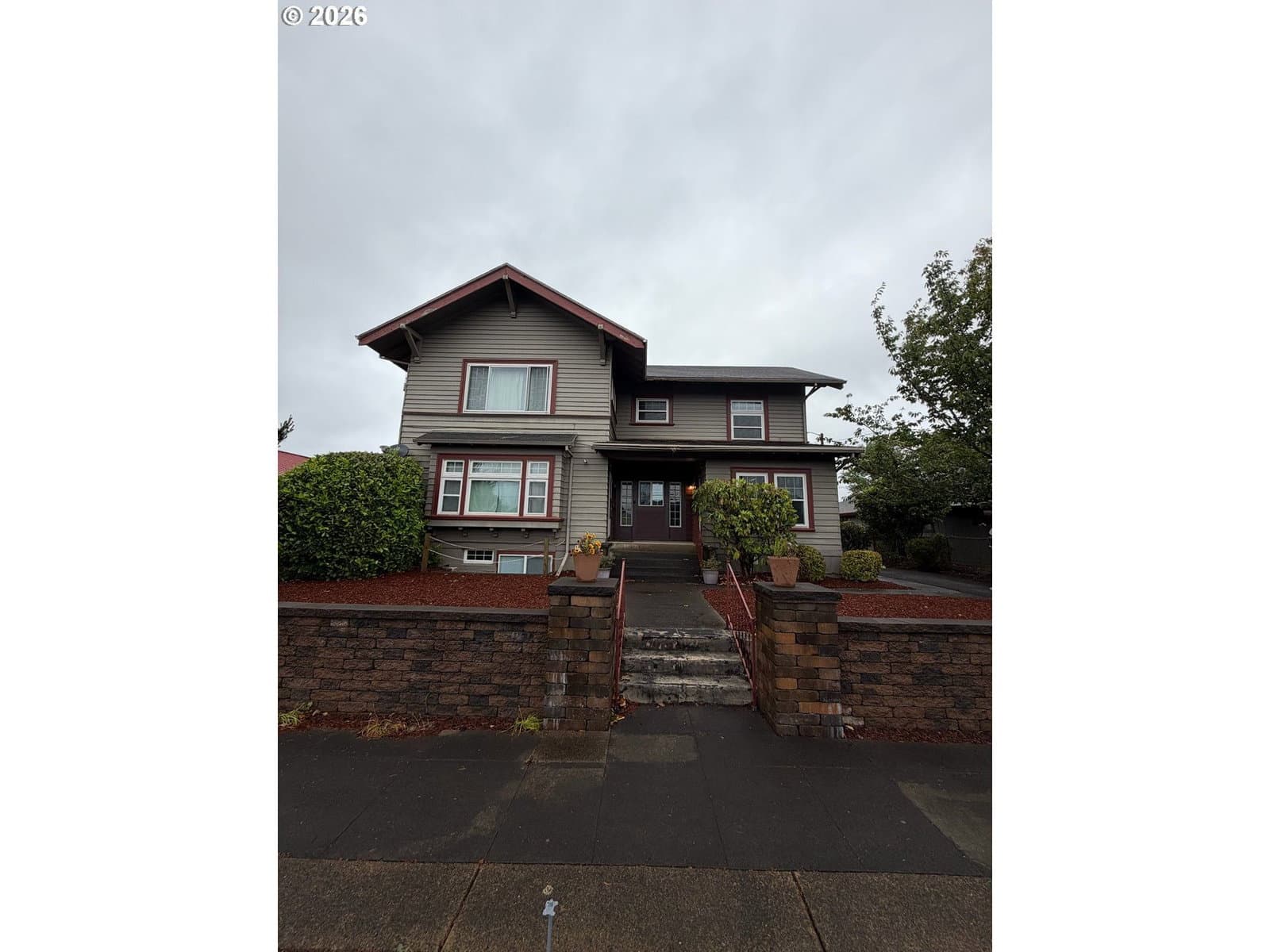 Listing photo 1 of 6