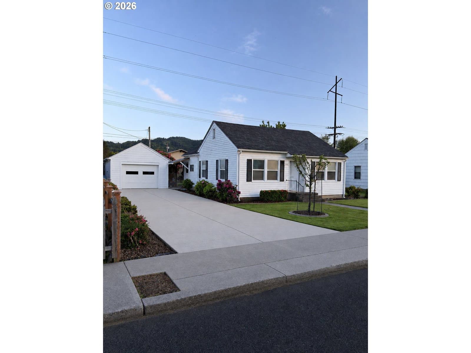 Primary listing photo, 1950 GREENWOOD AVE, Reedsport, OR, 97467