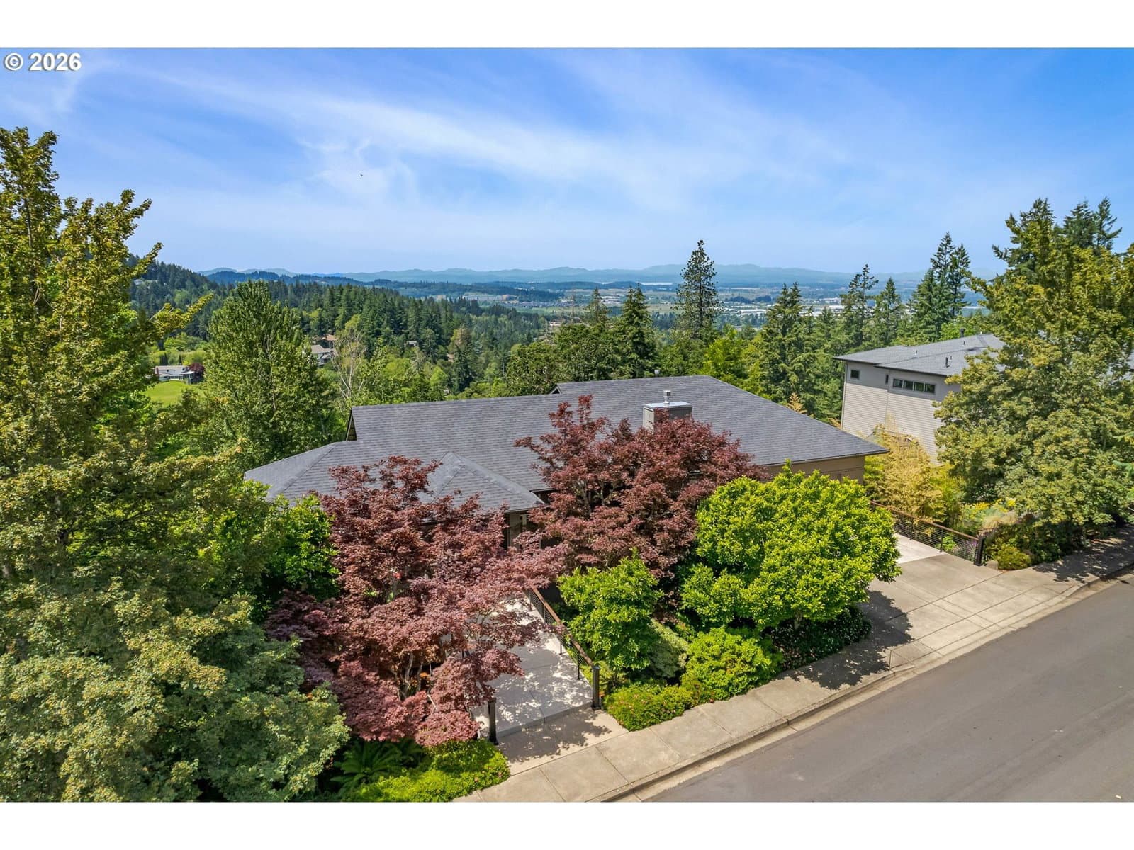 Primary listing photo, 2749 SUNCREST AVE, Eugene, OR, 97405
