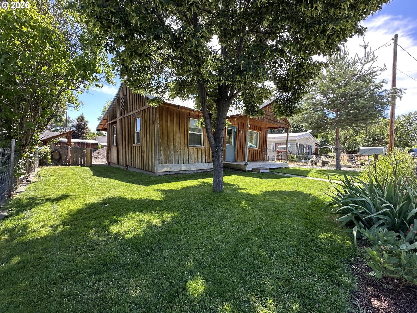 Listing photo 1 of 6