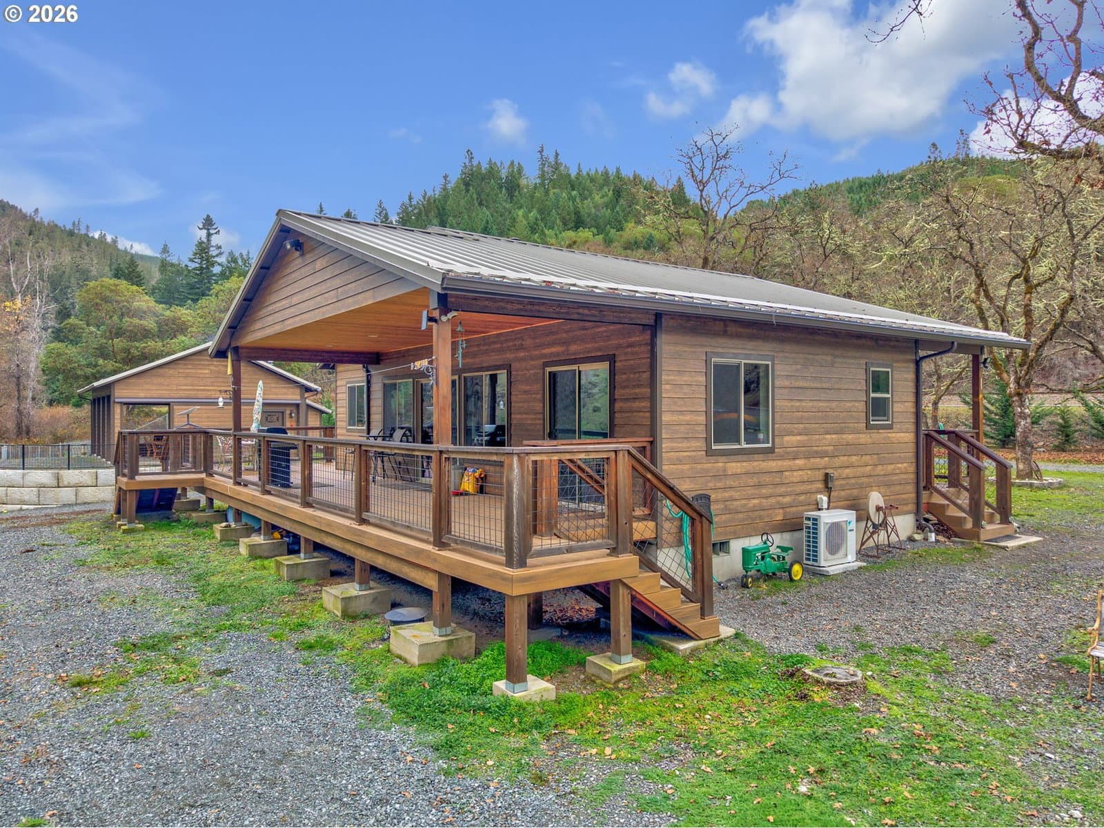 Listing photo 1 of 6